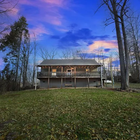 Hillside Hideaway Cabin